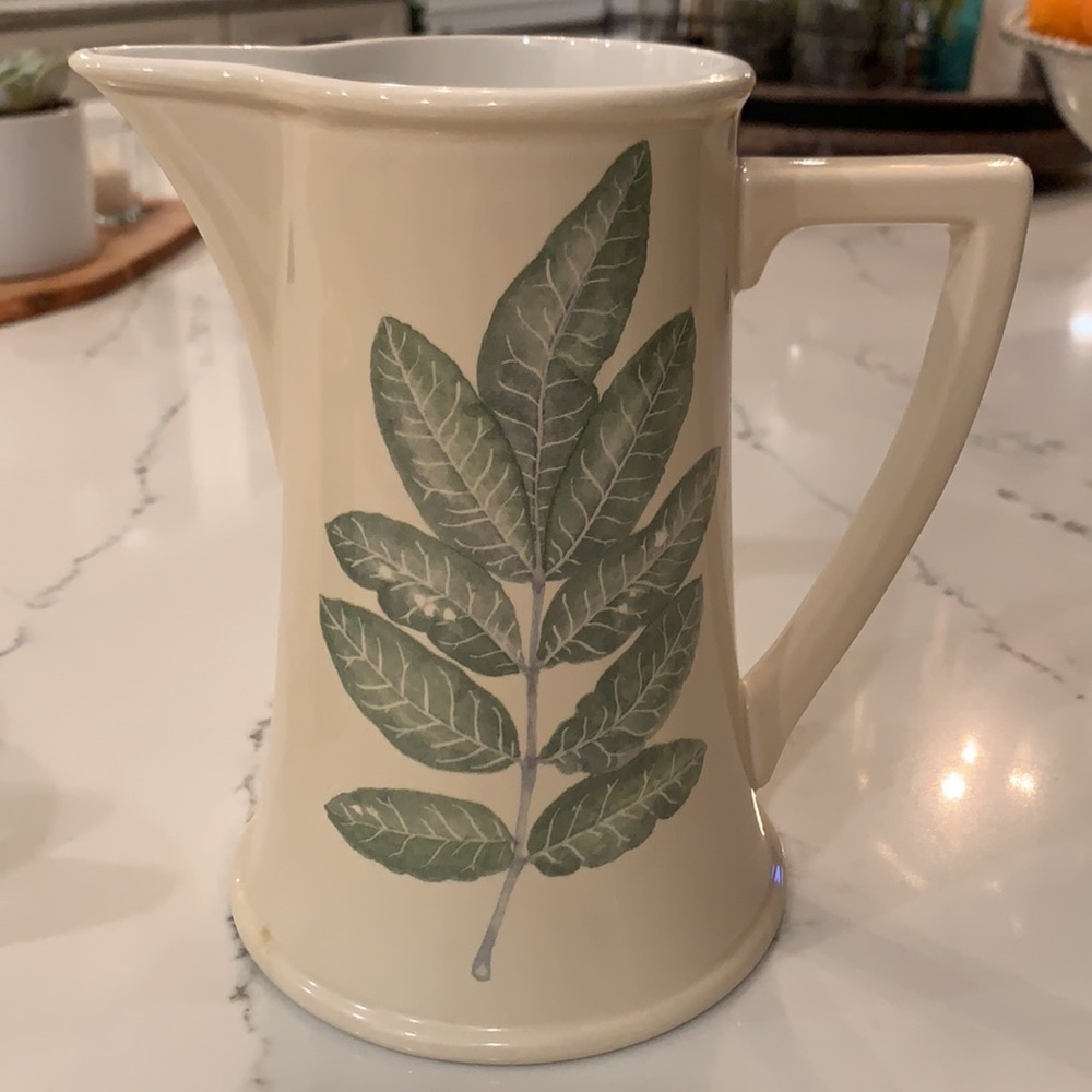 Pitcher, Creamer & Sugar Set - Picture 4 of 6
